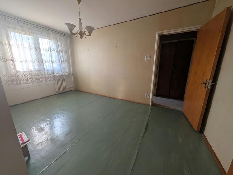 Apartament cu 3 camere circular în Drumul Taberei