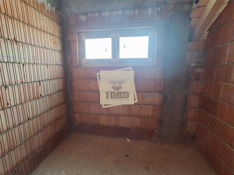 Casă cu 5 camere cu Teren 350 Mp în Șura Mare