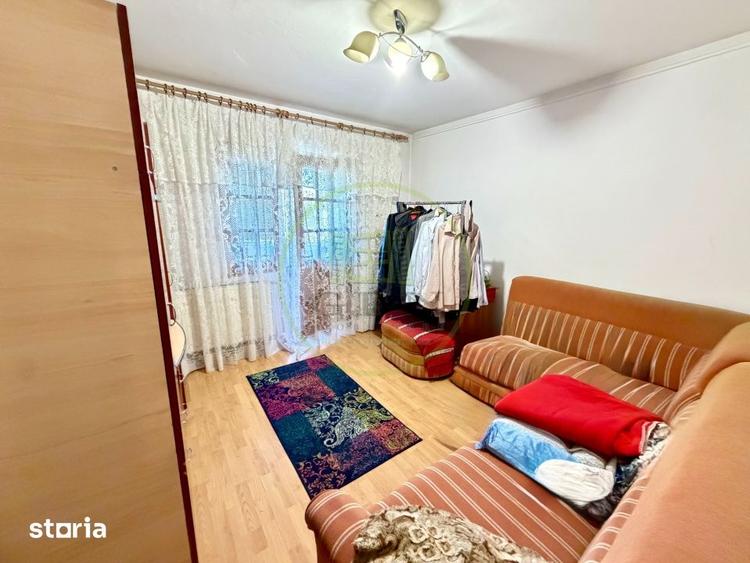 Apartament cu 4 camere decomandat, mobilat în Craiovița Nouă