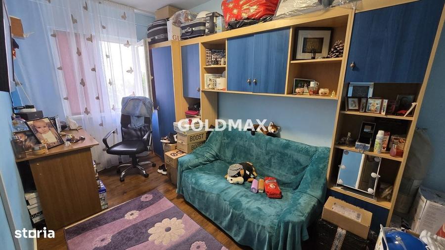 Apartament cu 3 camere semidecomandat în Trivale
