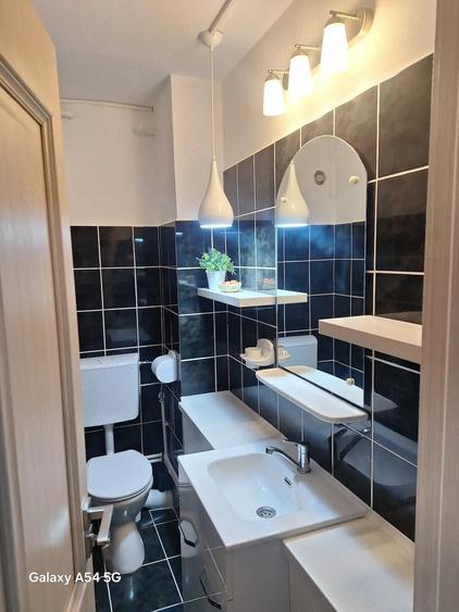 Apartament cu 3 camere decomandat în Anda