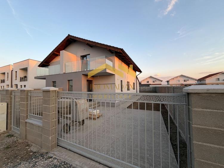 Duplex cu 4 camere cu Canalizare în Bucovăț (Remetea Mare)