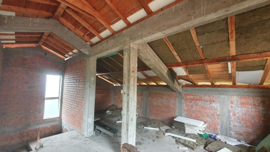 Casă individuală cu 4 camere cu Canalizare în Păulești