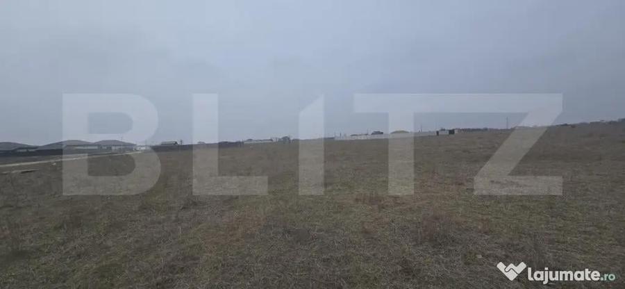 Teren de 1052 mp, în Aeroport