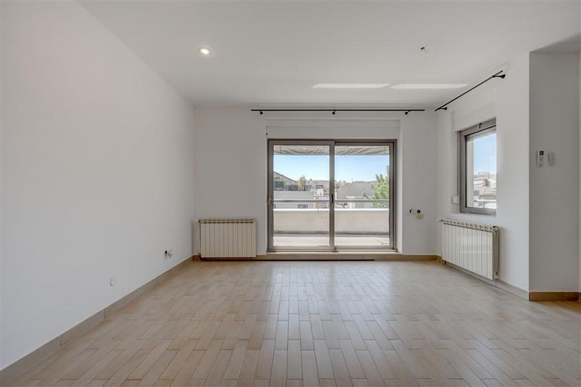Apartament cu 4 camere decomandat în Dorobanți