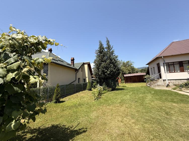 Casă cu 5 camere cu Teren 2146 Mp în Lerești