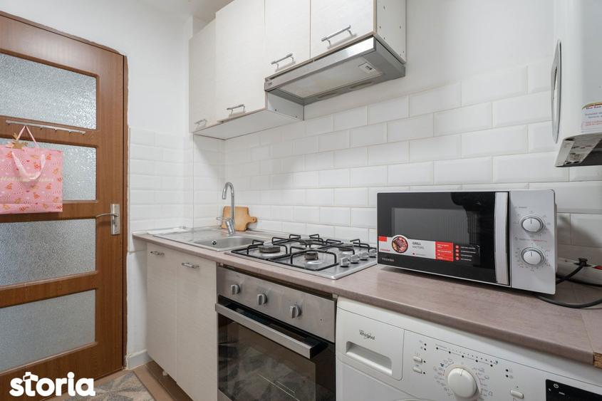 Apartament cu 3 camere decomandat, mobilat în Alexandru cel Bun