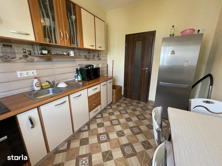 Apartament cu 4 camere decomandat în Vasile Aaron