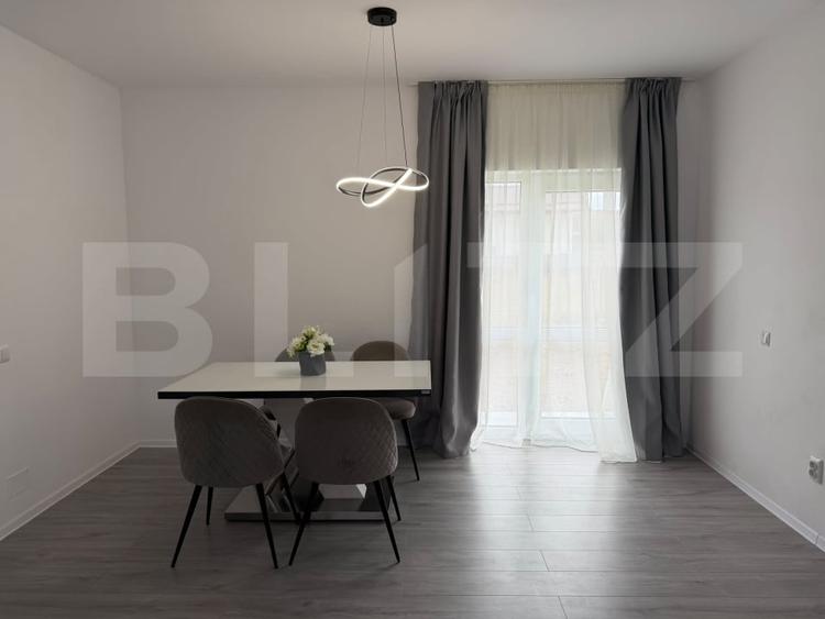 Duplex cu 3 camere cu Canalizare în Sânpetru