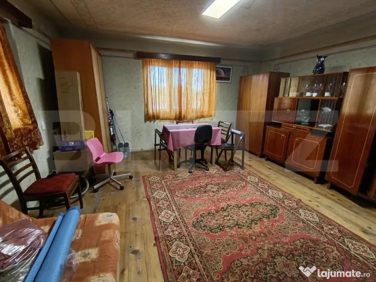 Casă cu 2 camere cu Teren 3350 Mp în Central