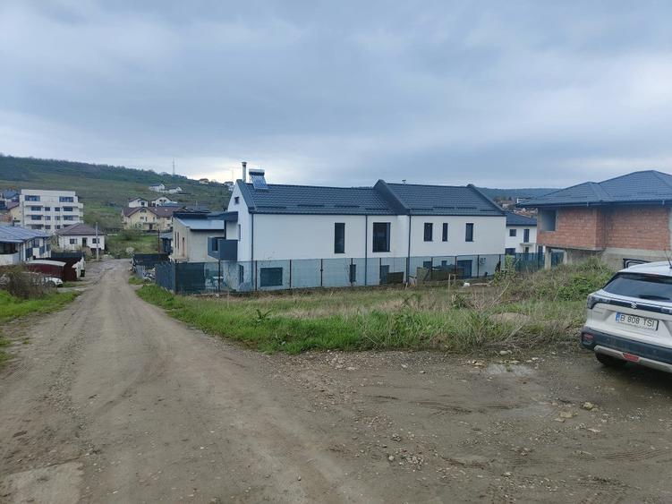 Teren de 3600 mp, în Bucium
