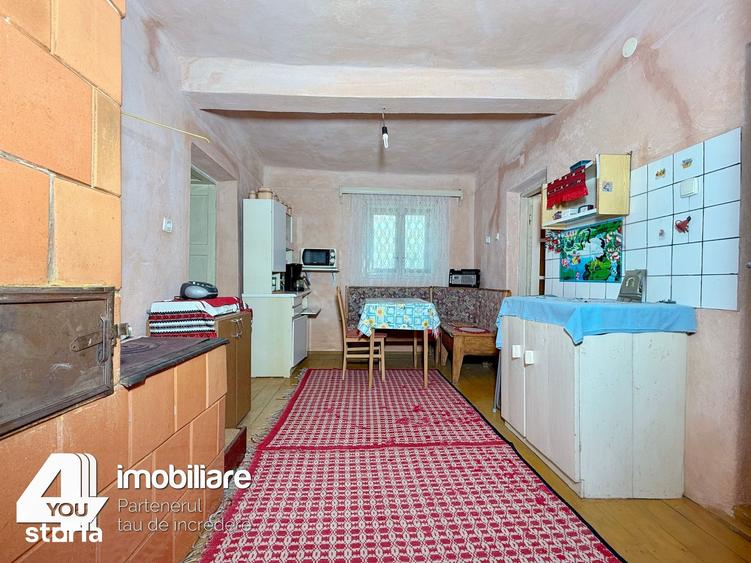 Casă cu 4 camere cu Teren 1459 Mp în Secusigiu