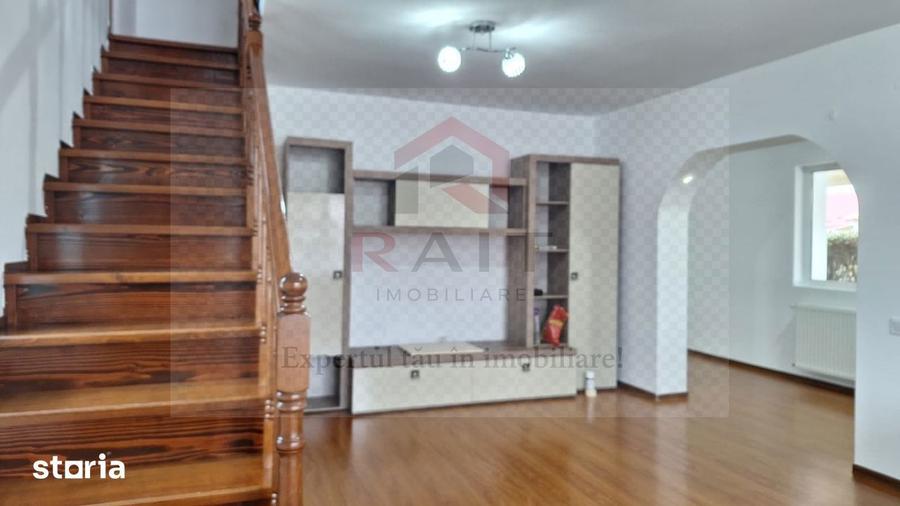 Casă cu 4 camere cu Teren 100 Mp în Central