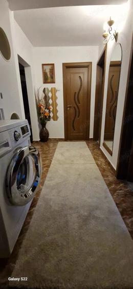 Apartament cu 3 camere decomandat, mobilat în Central