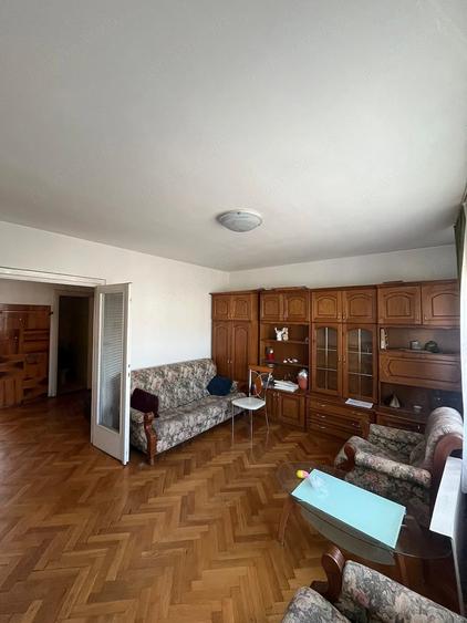 Apartament cu 4 camere decomandat în Bălcescu