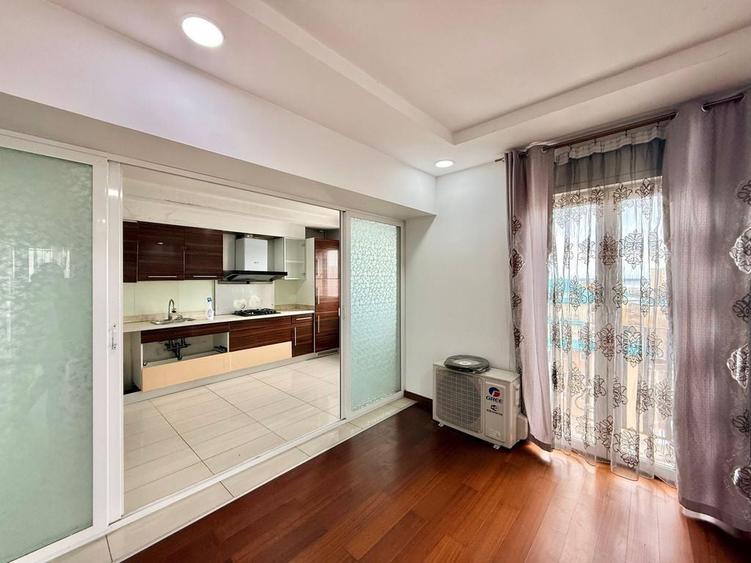 Apartament cu 3 camere decomandat în Ștefăneștii de Jos