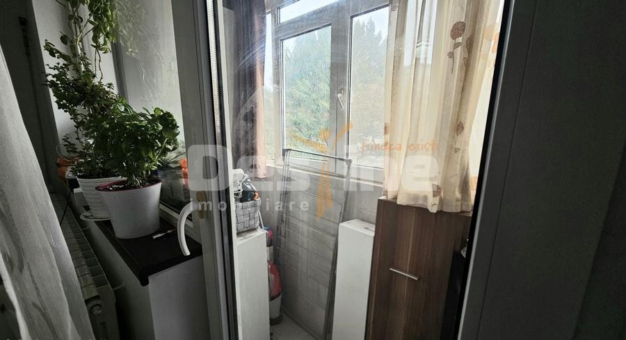 Apartament cu 4 camere semidecomandat în Inel II