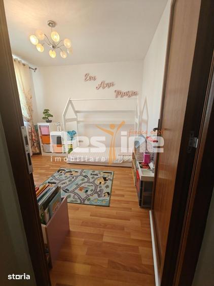 Apartament cu 3 camere decomandat, mobilat în Central