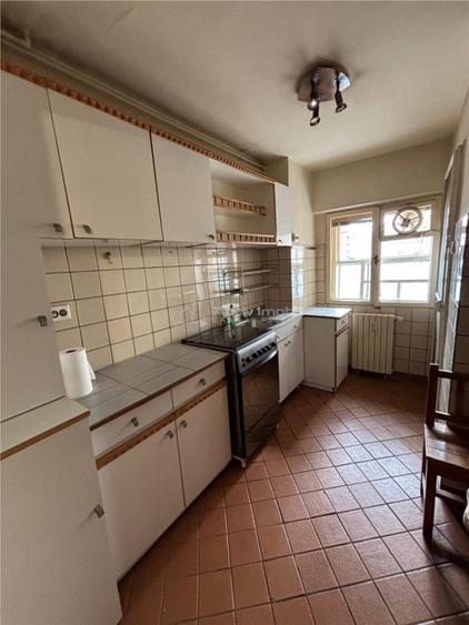 Apartament cu 3 camere decomandat în Decebal
