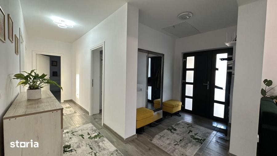 Casă cu 4 camere decomandat cu Teren 550 Mp în Recea