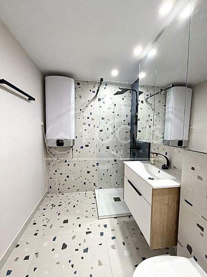 Apartament cu 3 camere semidecomandat, mobilat în Aviației