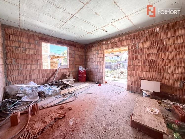 Casă cu 5 camere cu Teren 360 Mp în Sânandrei