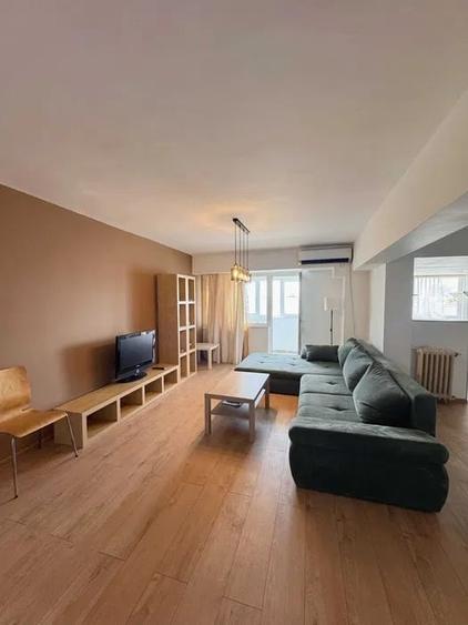 Apartament cu 3 camere semidecomandat, mobilat în Kiseleff