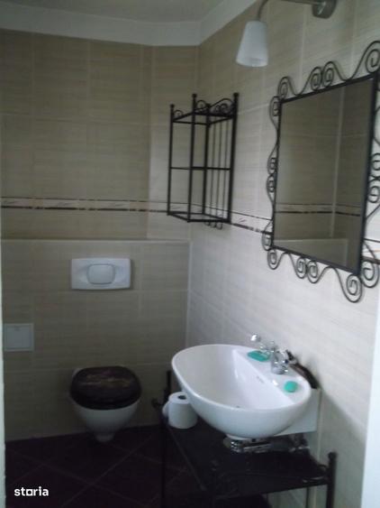 Casă cu 5 camere cu Teren 300 Mp în Central