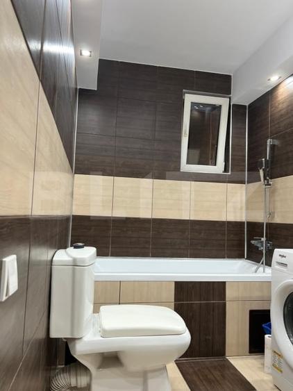 Apartament 3 camere 2 bai -in vila - 80mp  -pivnita si  parcare Central - 10