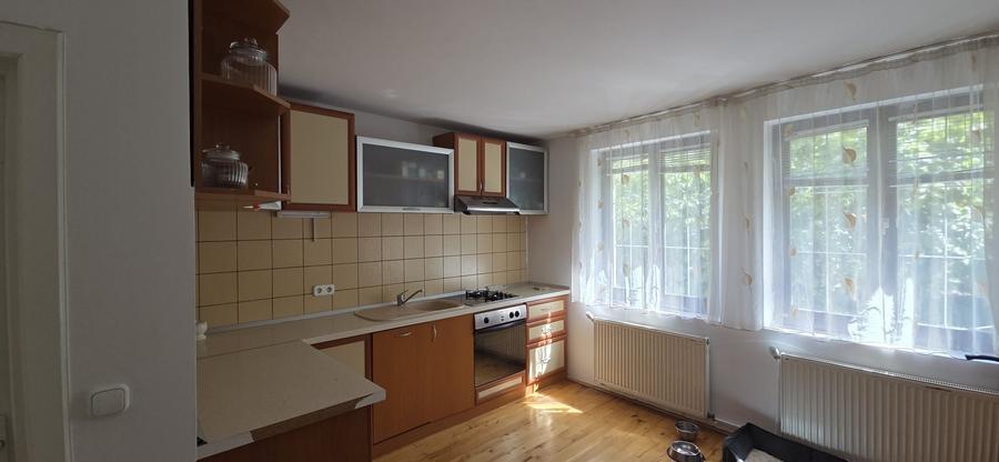 Casa spatioasa cu 4 camere, Birou & Garaj la demisol - 9