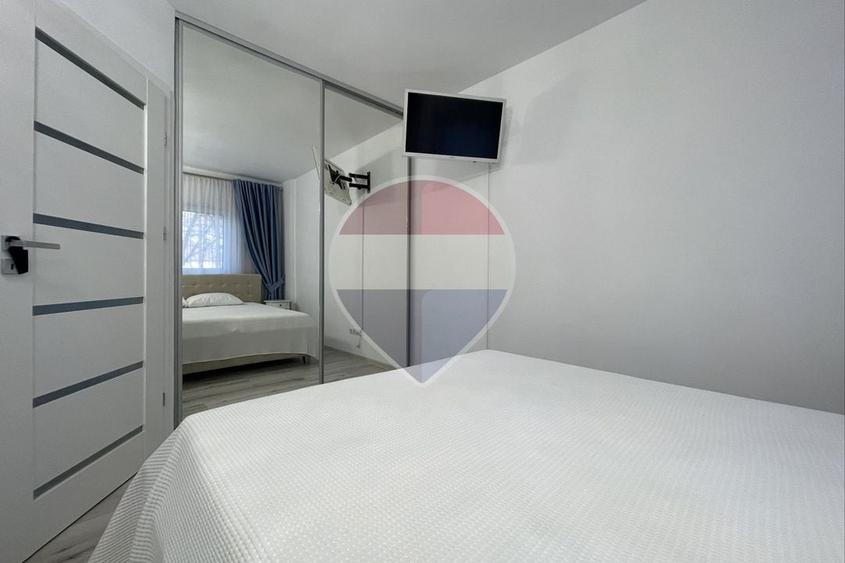 Apartament cu 3 camere semidecomandat, mobilat în Horea