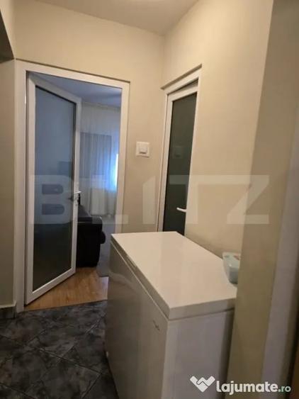 Apartament cu 3 camere decomandat în Soarelui