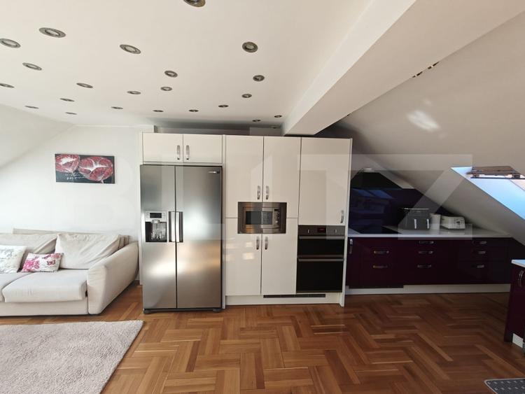 Apartament cu 3 camere decomandat, mobilat în Semicentral