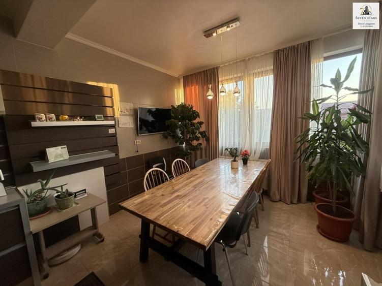 Apartament cu 10 camere, mobilat în Central