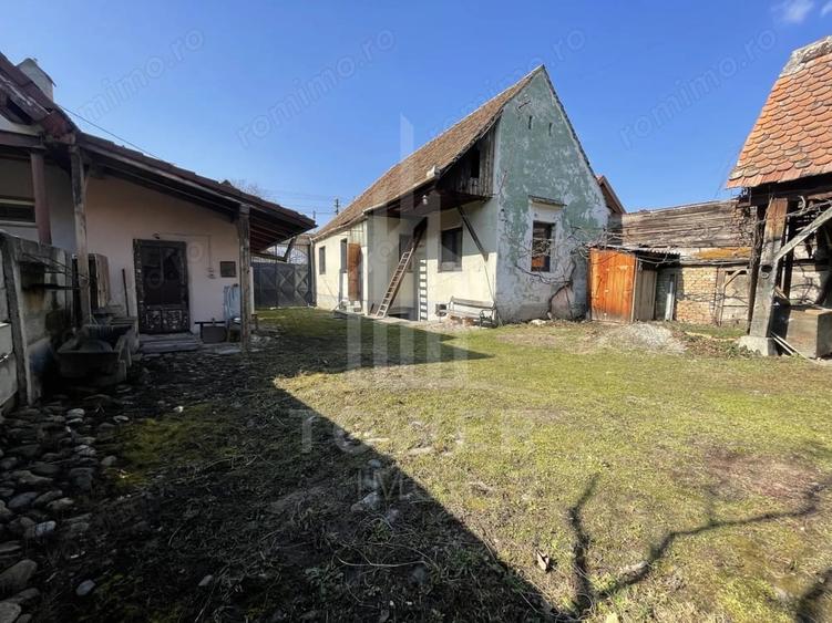 Casă cu 3 camere cu Teren 1464 Mp în Porumbacu de Jos