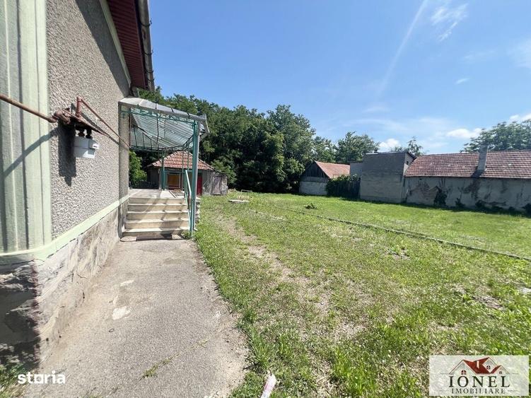 Casă cu 3 camere cu Teren 1138 Mp în Teiu