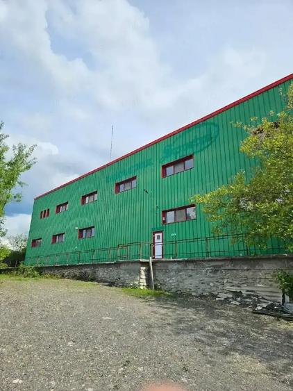 Spațiu comercial, de 1,000 mp, în Central