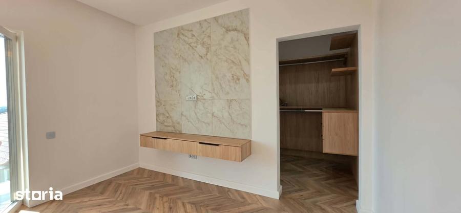 Casă cu 3 camere semidecomandat cu Teren 430 Mp în Paleu