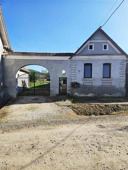 Casă individuală cu 13 camere cu Canalizare în Hetiur