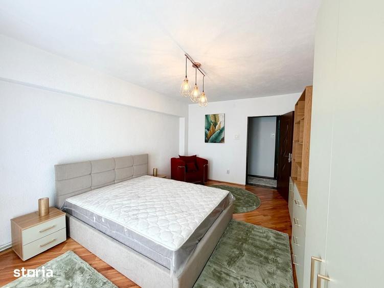Apartament cu 4 camere decomandat în Trei Stejari