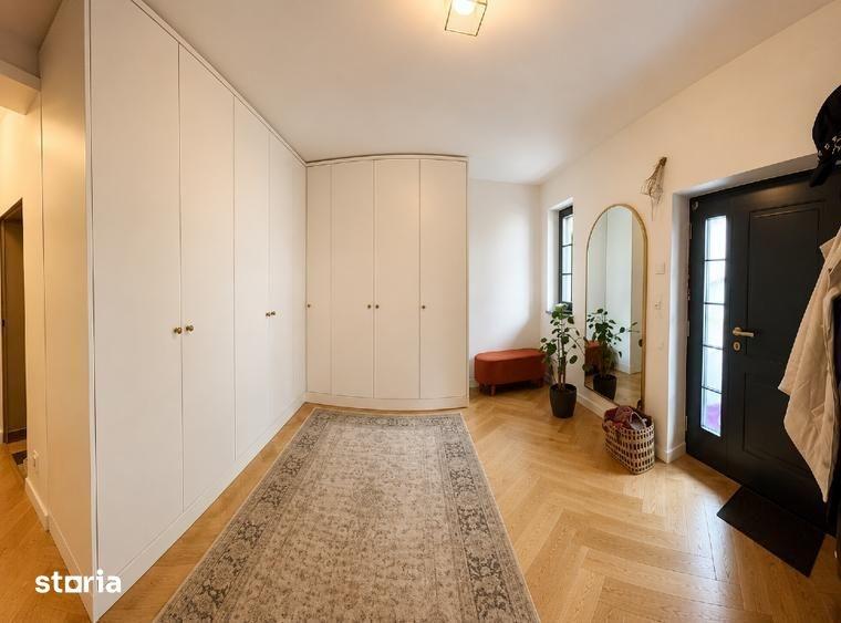 Casă cu 5 camere cu Teren 200 Mp în Central