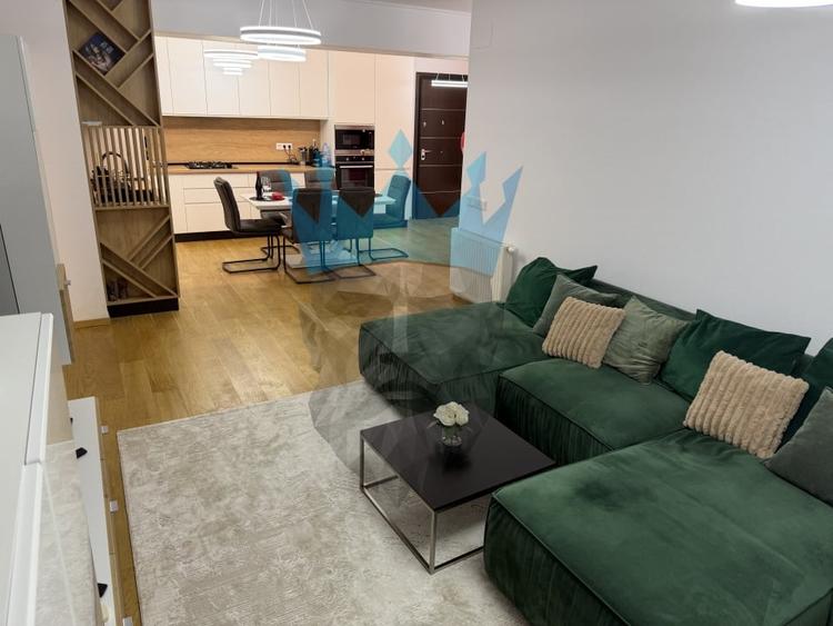Apartament cu 3 camere semidecomandat, mobilat în Pipera