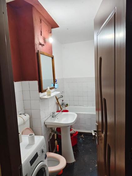 Apartament cu 2 camere decomandat în Petros