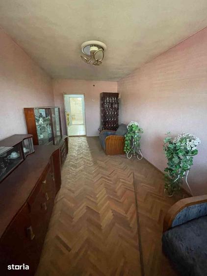 Casă cu 5 camere cu Teren 660 Mp în Central