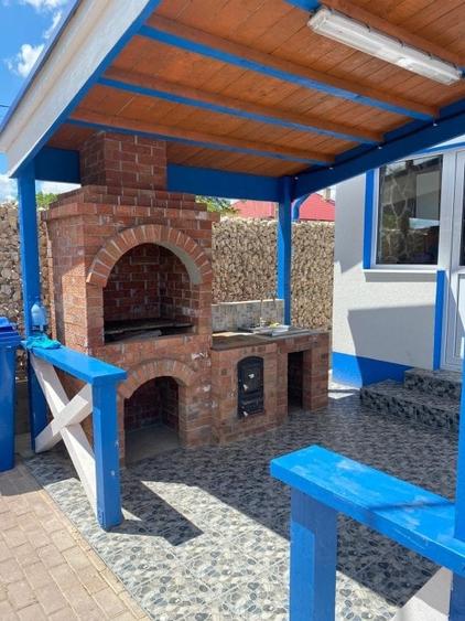 Casă individuală cu 7 camere cu Canalizare în Vadu