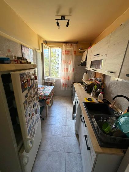 Apartament cu 2 camere semidecomandat în Baba Novac