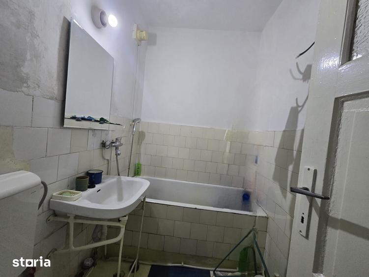 Apartament cu 2 camere semidecomandat în Calea Galați