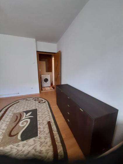 Garsonieră decomandată în Astra