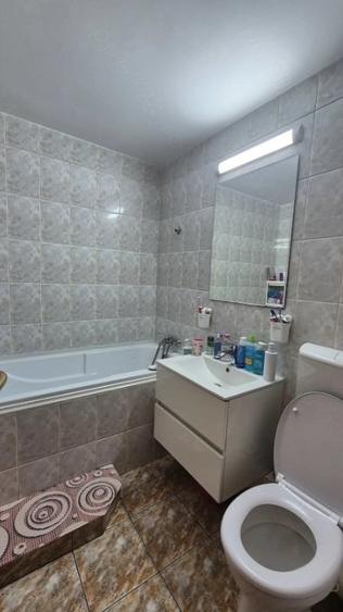 Apartament cu 4 camere decomandat în Crângași