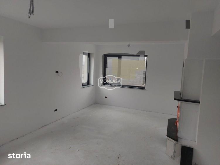 Casă cu 4 camere cu Teren 438 Mp în Central